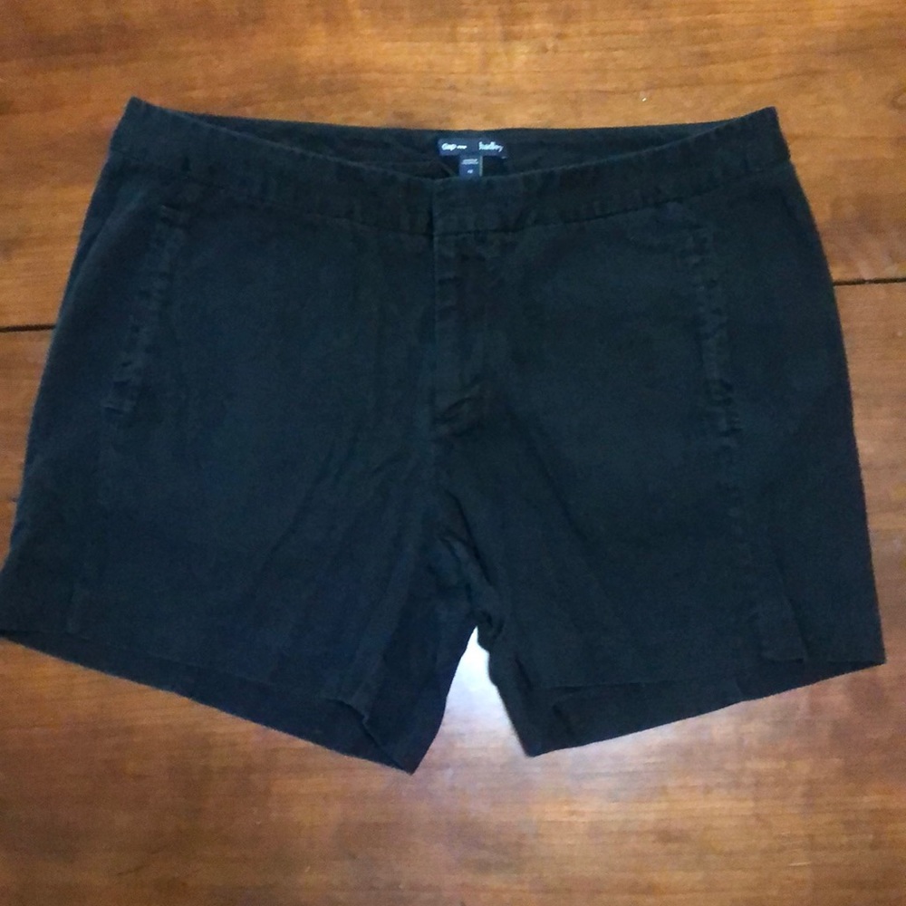 Gap black Hadley short size 14